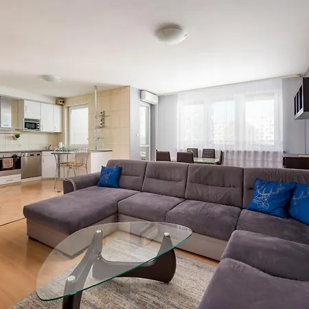 Apartman Wola Kacza Spacious By Bookinghost Varsó