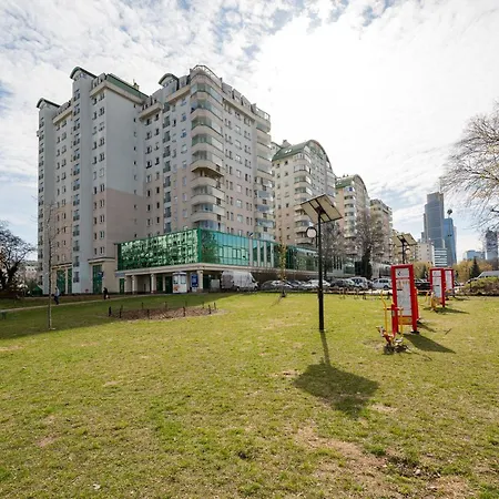 Wola Kacza Spacious By Bookinghost Apartman Varsó