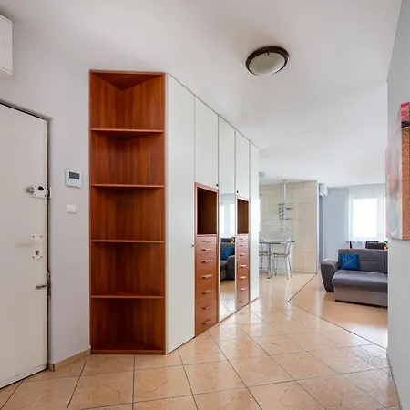 Wola Kacza Spacious By Bookinghost Daire *