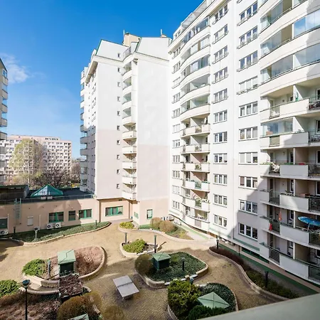 Wola Kacza Spacious By Bookinghost Apartman
